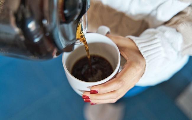 Uống cà phê khi đói có thể làm rối loạn nội tiết tố-1