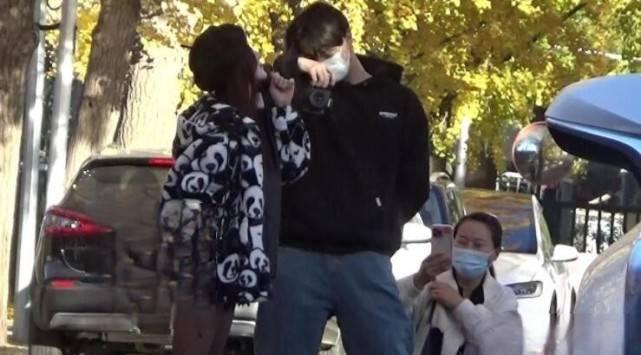 Lý Tiểu Lộ 40 tuổi vẫn e ấp như thiếu nữ bên tình mới-4