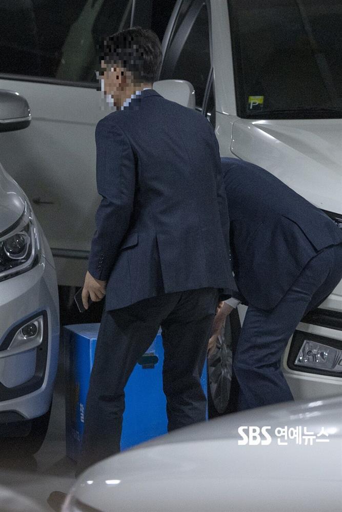 Cảnh sát khám xét công ty quản lý Park Min Young, Lee Seung Gi-2