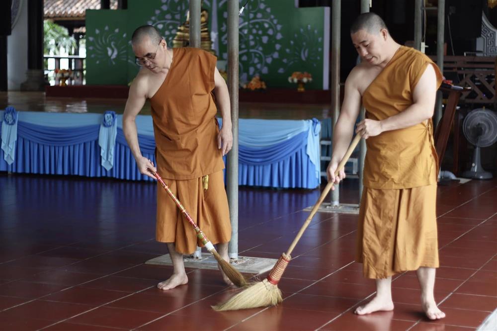 Đại Nghĩa tiết lộ công việc ở chùa trong khóa tu 10 ngày-5