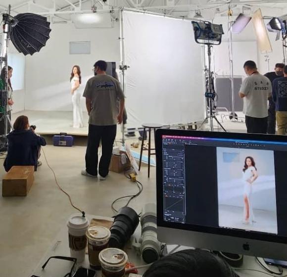 Ảnh hậu trường lộ rõ sắc vóc Kim Tae Hee và Lee Young Ae-1