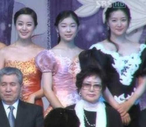 Ảnh hậu trường lộ rõ sắc vóc Kim Tae Hee và Lee Young Ae-3