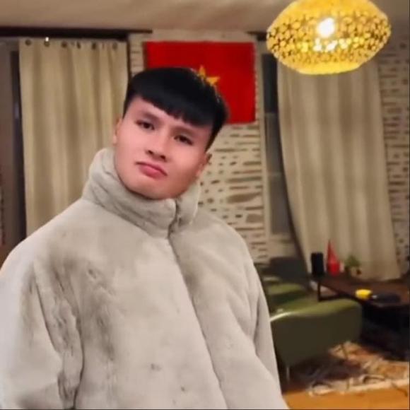 Quang Hải khoe clip 15 giây hé lộ cuộc sống sang chảnh ở Pháp-1