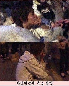 Rầm rộ khoảnh khắc Changmin (TVXQ) kéo fan cuồng khỏi xe hơi-2