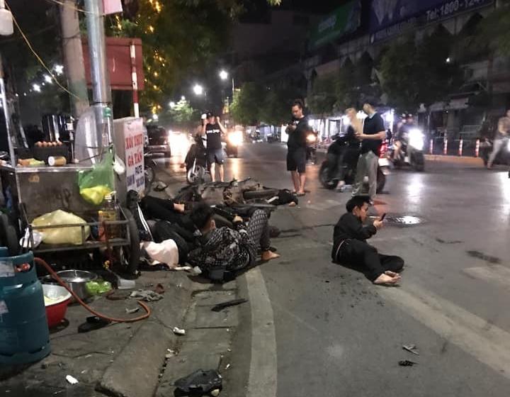 Xe máy húc nhau trong đêm, 5 thanh thiếu niên gục tại chỗ-2