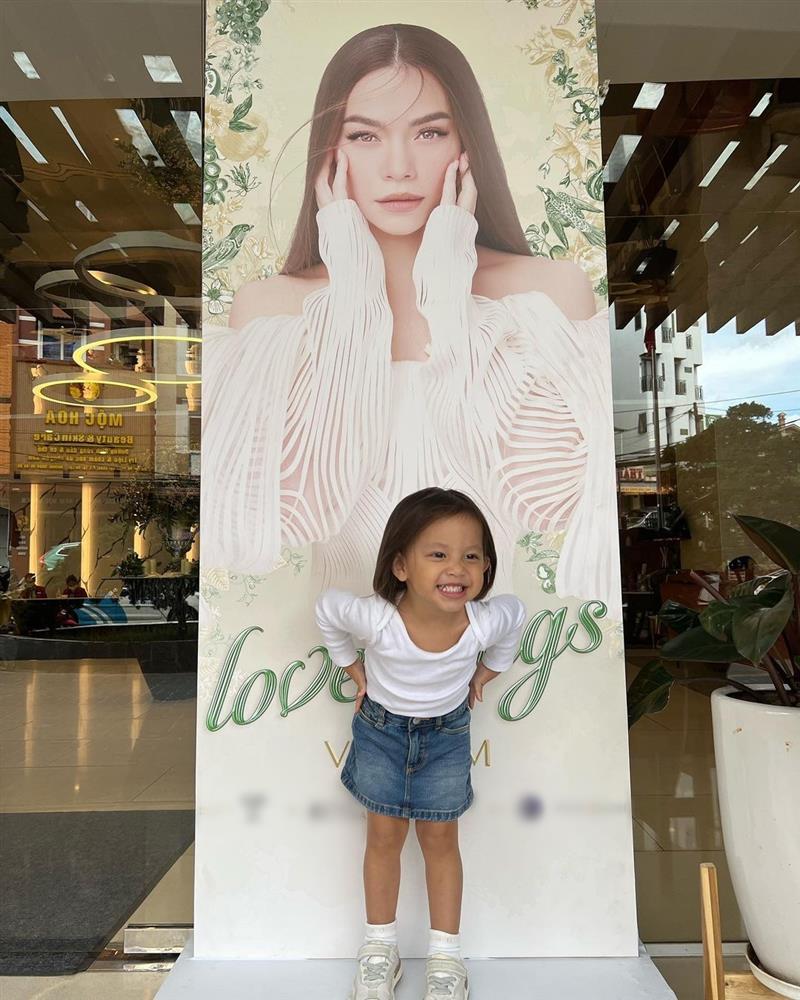 Con gái Hà Hồ cưng xỉu, soán ngôi thánh biểu cảm Leon-6