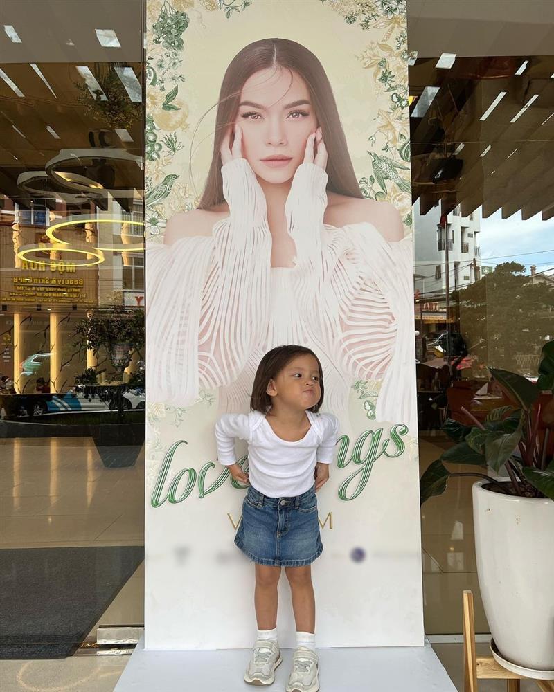 Con gái Hà Hồ cưng xỉu, soán ngôi thánh biểu cảm Leon-7