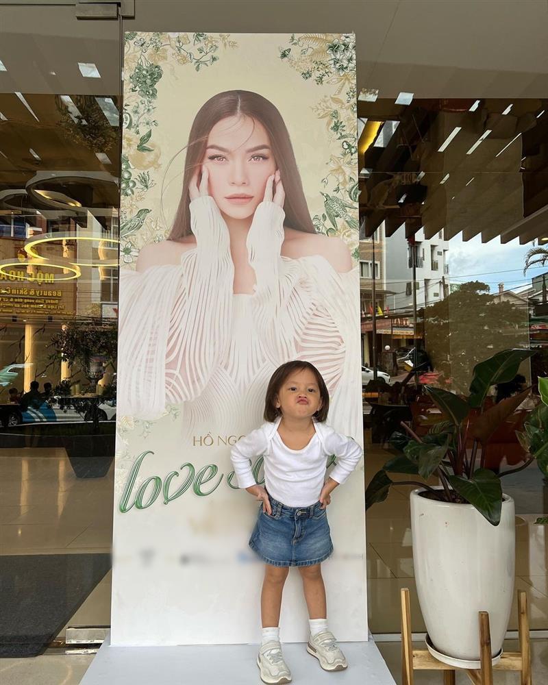 Con gái Hà Hồ cưng xỉu, soán ngôi thánh biểu cảm Leon-8