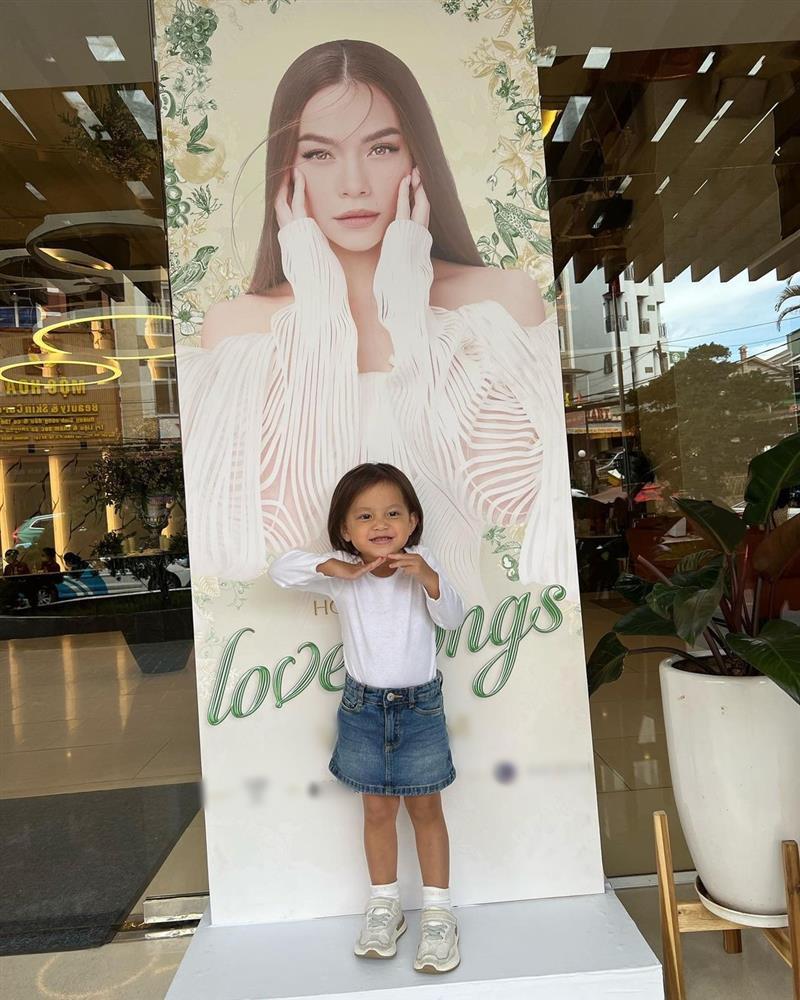 Con gái Hà Hồ cưng xỉu, soán ngôi thánh biểu cảm Leon-9