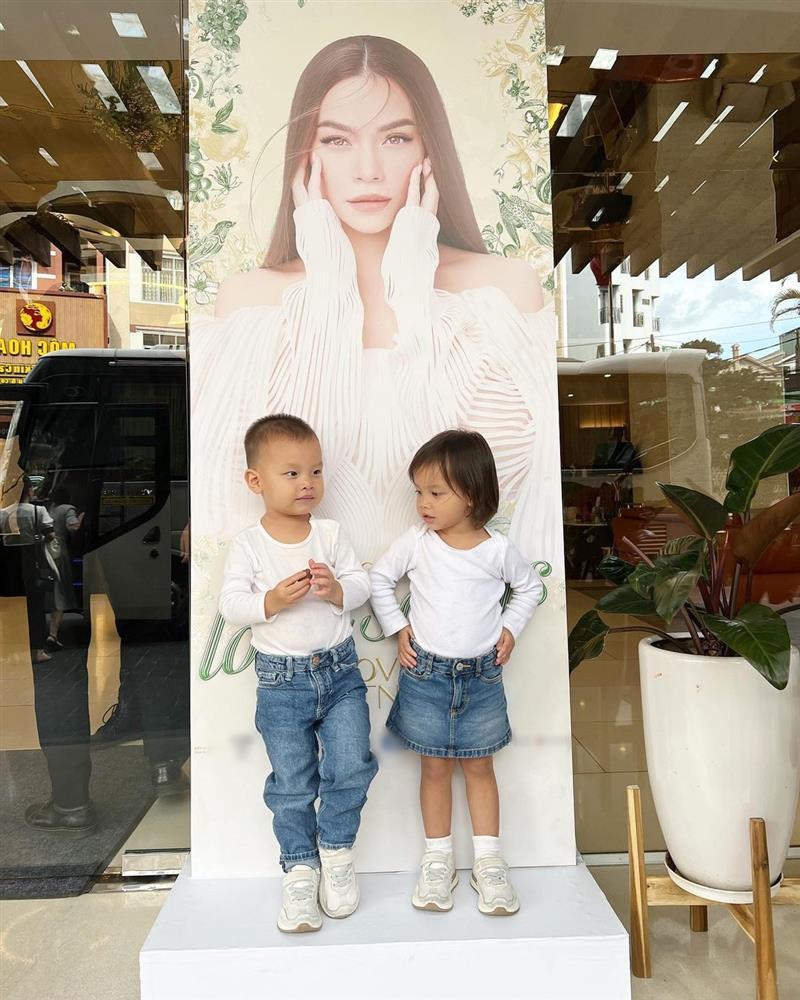 Con gái Hà Hồ cưng xỉu, soán ngôi thánh biểu cảm Leon-3