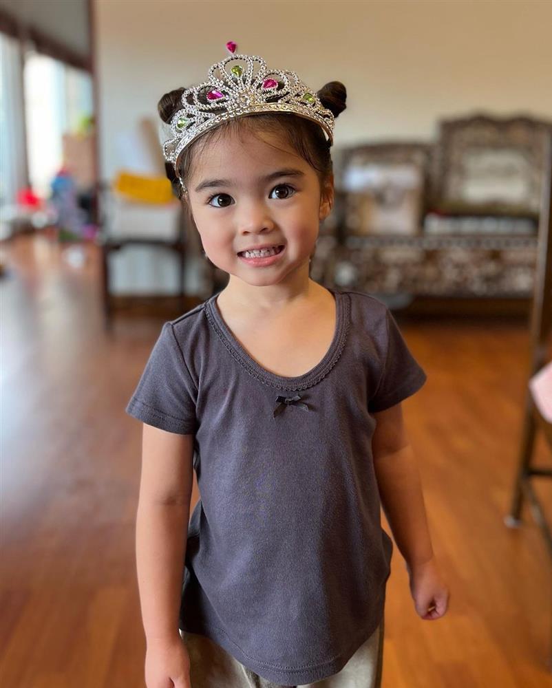 Cận cảnh 3 người con của MC Miss Grand ai cũng mê-10