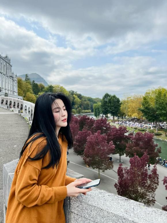 Cô bồ hơn tuổi sang chảnh ở Pháp, tiết lộ xưng hô với Quang Hải-3