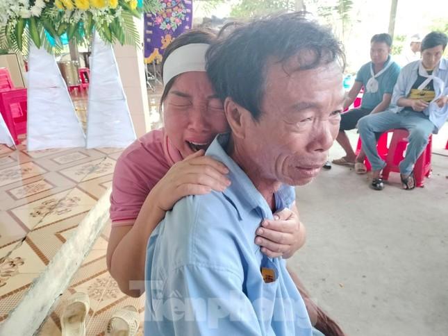 Tang lễ người phụ nữ bị đánh chết trong khách sạn ở Cà Mau-2