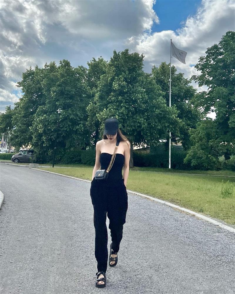 Vân Hugo đọ sắc Hồ Ngọc Hà, mẹ bỉm nào ấn tượng hơn?-9