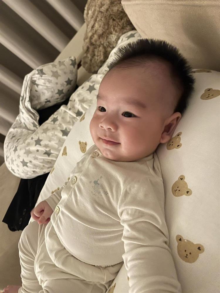 Cuộc sống nữ MC sau khi sinh quý tử cho đại gia hơn 16 tuổi-1