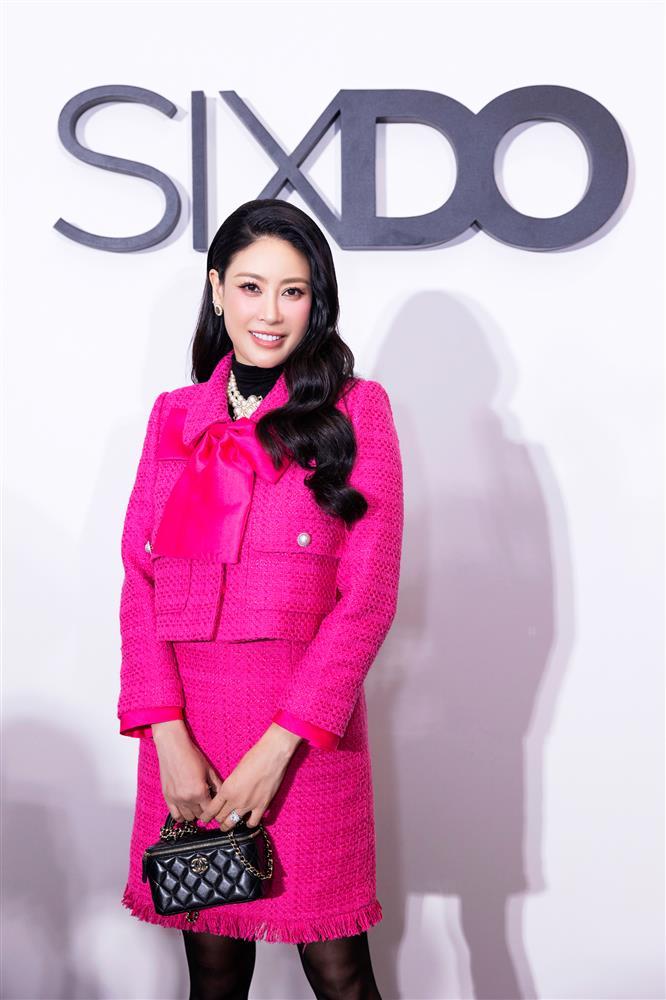 Angela Phương Trinh bung tua rua, Lan Ngọc đi cà kheo trên thảm đỏ-6