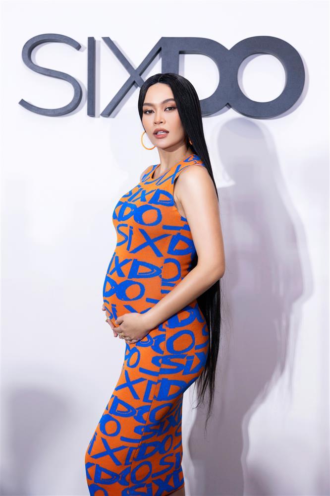 Angela Phương Trinh bung tua rua, Lan Ngọc đi cà kheo trên thảm đỏ-3