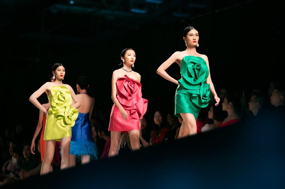 NTK Đỗ Mạnh Cường ghi dấu ấn khó phai trong show SIXDO F/W-9