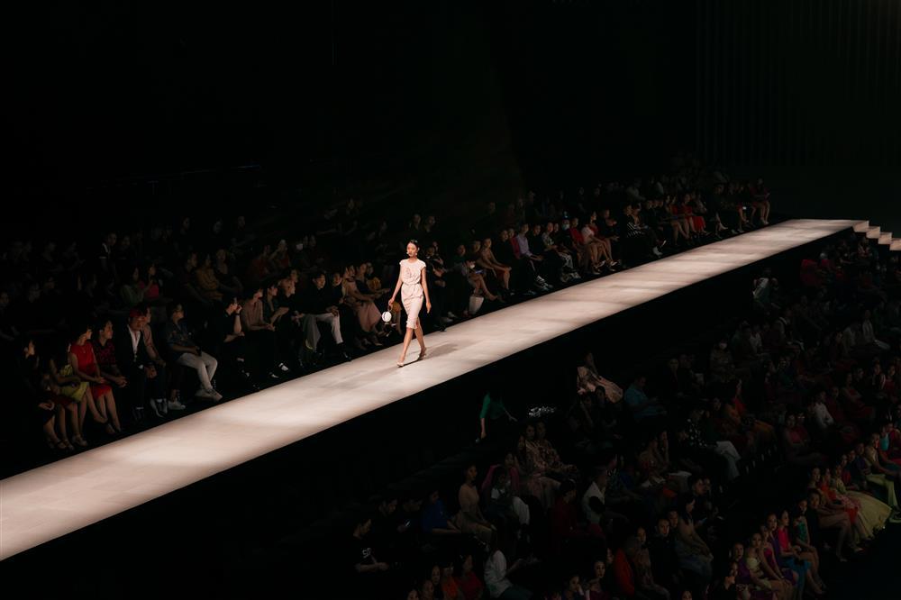 NTK Đỗ Mạnh Cường ghi dấu ấn khó phai trong show SIXDO F/W-6