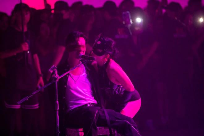 SpaceSpeakers phản hồi hành động nhạy cảm của Binz trong đêm nhạc-2