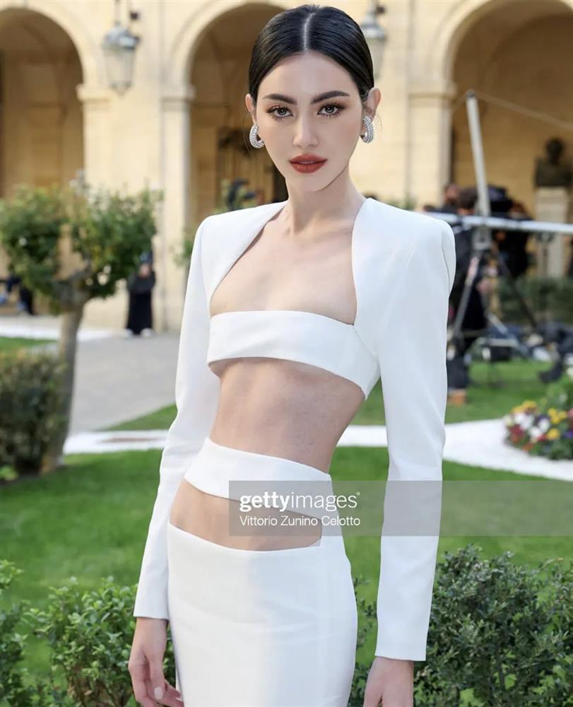 Mai Davika, Kendall Jenner đọ body khi đụng hàng váy xuyên thấu-7