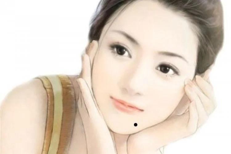 Trên người 4 nốt ruồi hái ra tiền, ai sở hữu là phúc lộc hơn người-3