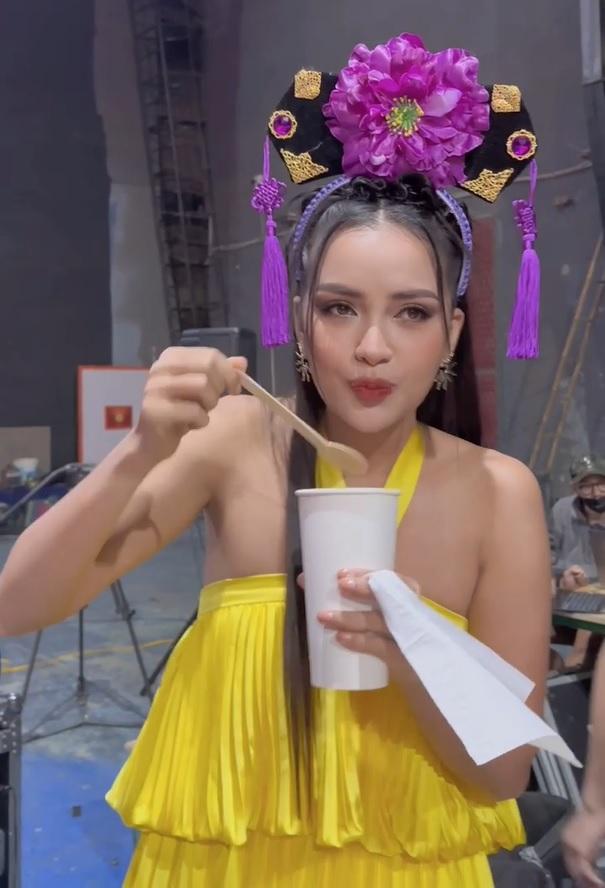 Ngọc Châu từ hoa hậu thành hoàng hậu, sang chảnh mọi nơi-11