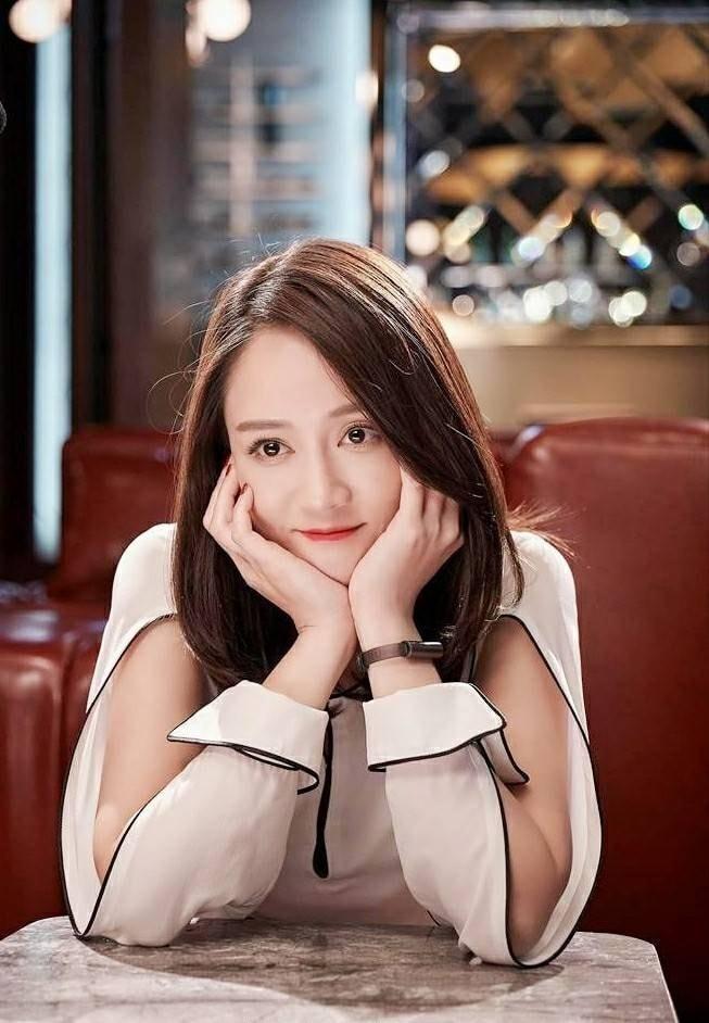 Trần Kiều Ân nghiện thuốc lá nặng, sau máy quay là con người khác?-5