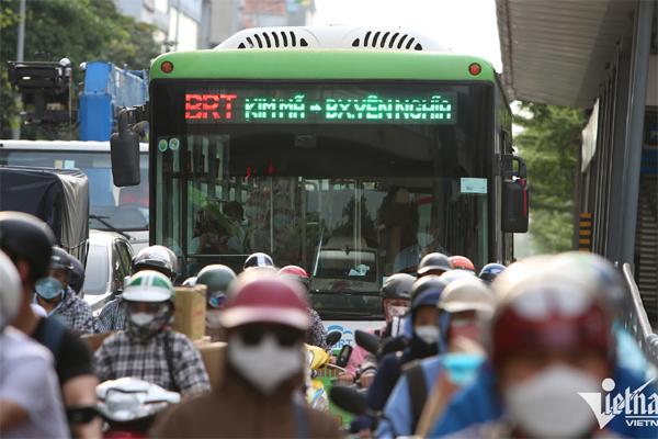 TP Hà Nội: Buýt nhanh BRT làm giảm ùn tắc giao thông-1