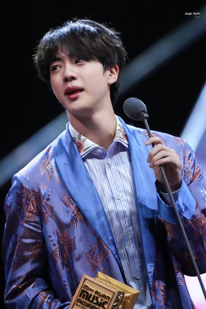 Jin (BTS) bị chỉ trích khi nói buồn vì phải đón sinh nhật trong quân đội-1