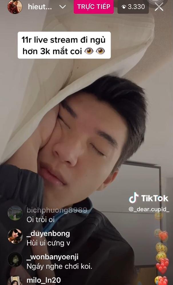 Lê Dương Bảo Lâm khoe bụng mỡ với croptop của HIEUTHUHAI-11