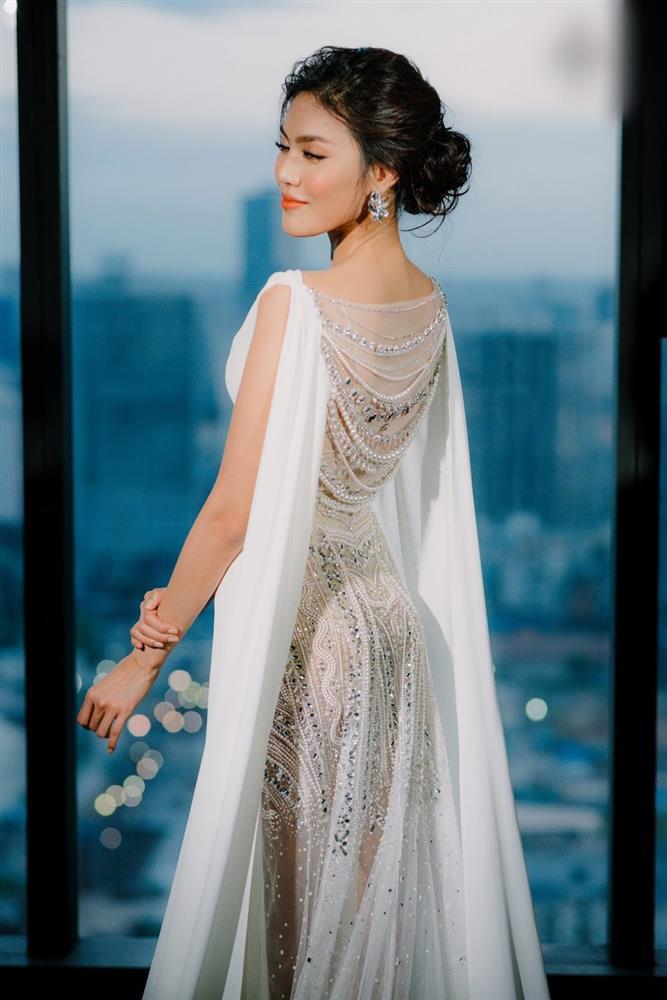 Lê Âu Ngân Anh gây sốc với váy cưới ngắn cũn như váy ballet-7
