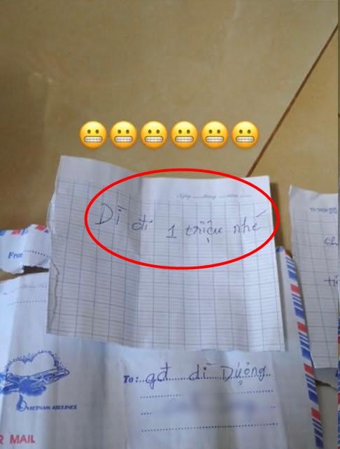 Nợ tiền không trả, cặp đôi bị họ hàng mừng cưới toàn giấy-2