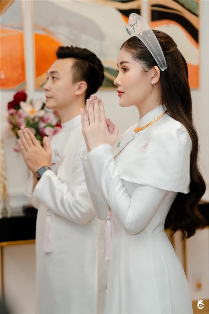 Lê Âu Ngân Anh được chồng bế bổng trong đám cưới bí mật-9