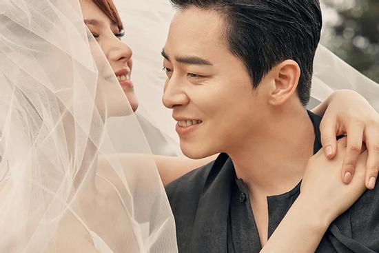Jo Jung Suk thể hiện tình cảm với vợ sau khi vướng tin đồn ngoại tình