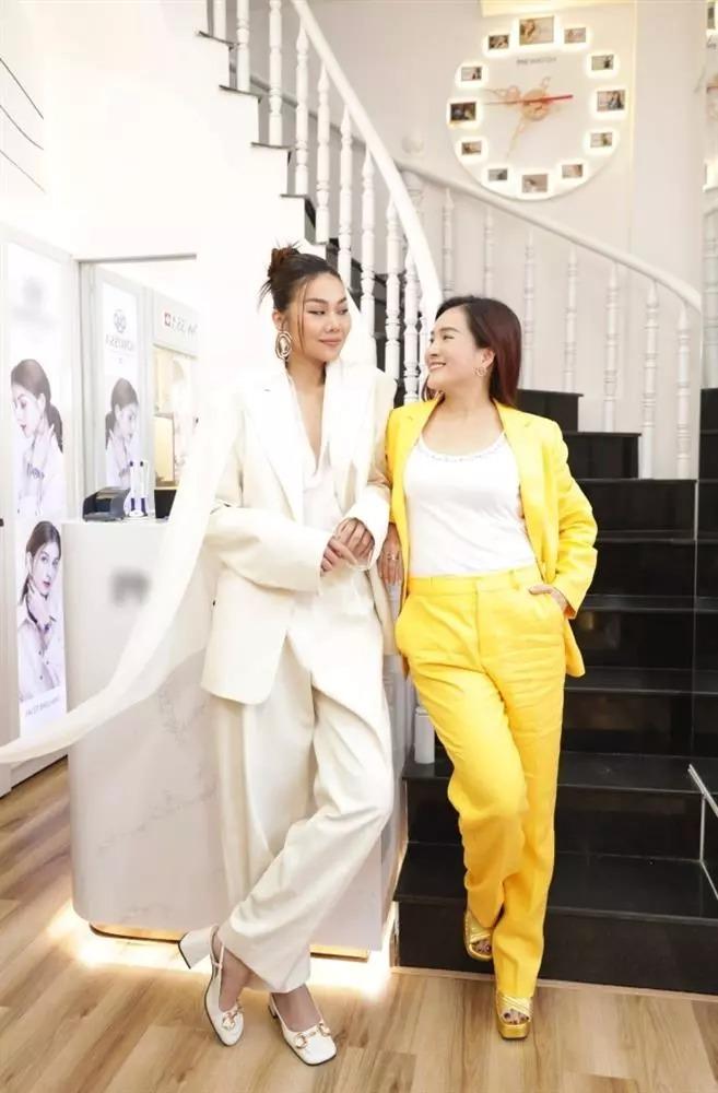 Vợ đại gia của Bình Minh đáp thẳng thừng khi bị chê phối đồ lạc quẻ-7