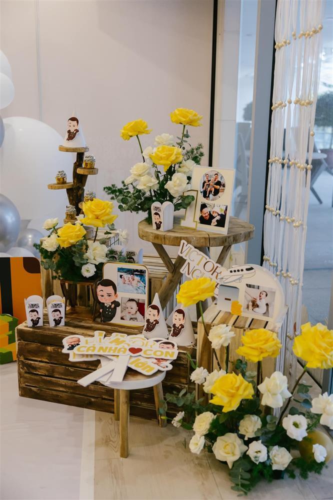 Bảo Thy khoe tiệc thôi nôi quý tử, nhìn ảnh sặc mùi tiền-6