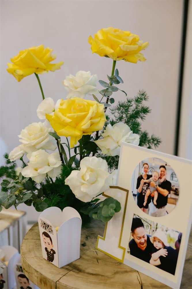 Bảo Thy khoe tiệc thôi nôi quý tử, nhìn ảnh sặc mùi tiền-8