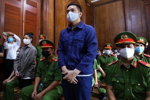 Dì ghẻ bạo hành bé 8 tuổi khóc lóc, thừa nhận tội danh-5