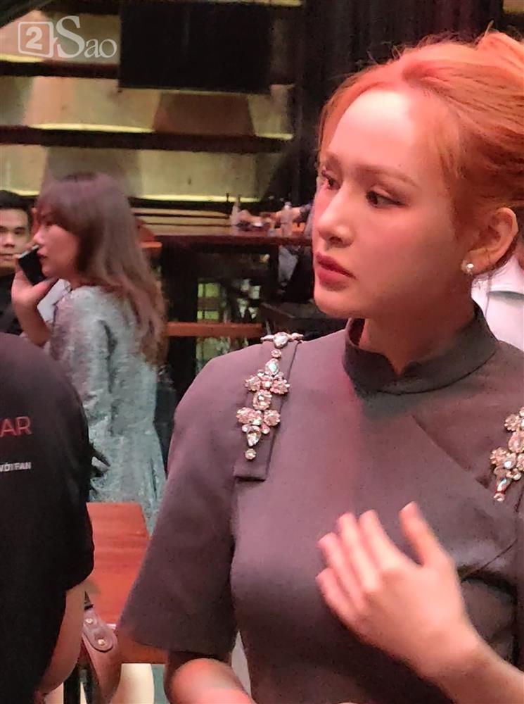 Hiền Hồ lần đầu đi sự kiện sau ồn ào, mặt sưng húp mệt mỏi-8