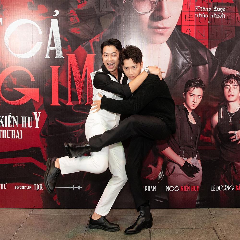 Ngô Kiến Huy ra MV chất lừ, cát-xê ra sao cho hội anh em Vbiz?-10