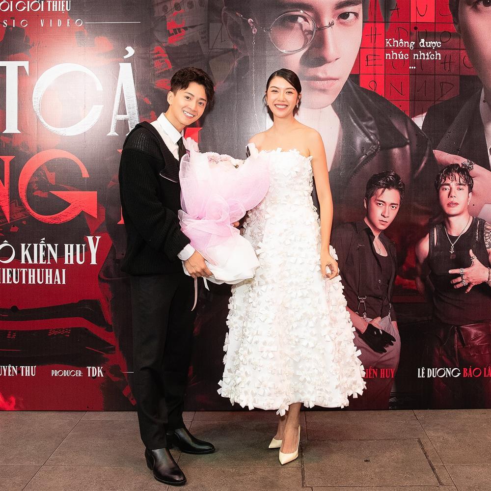 Ngô Kiến Huy ra MV chất lừ, cát-xê ra sao cho hội anh em Vbiz?-19