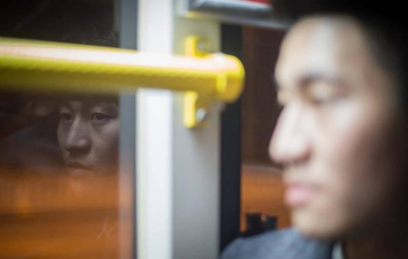 Đi làm về lúc nửa đêm, người đàn ông gục ngã khi mở cửa phòng-1