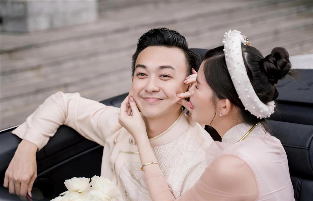 Chồng Lê Âu Ngân Anh khóc trong đám cưới ở Bình Định-5