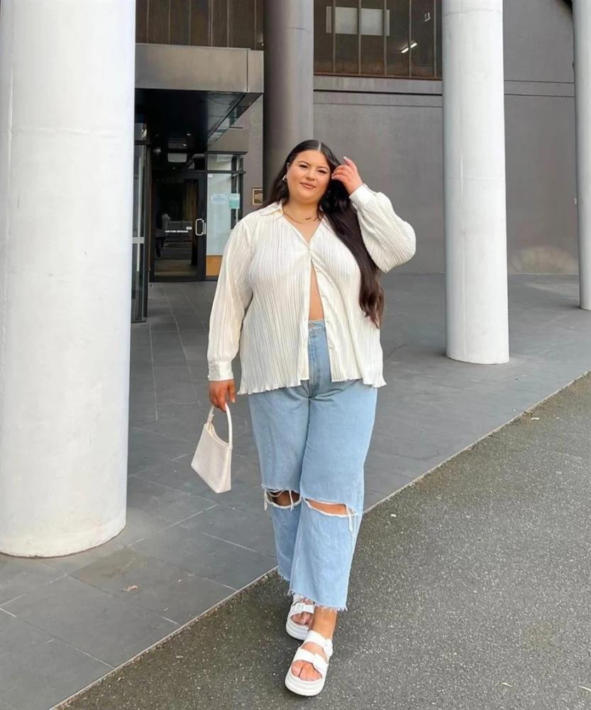 Áo blouse mỏng manh vẫn được ưa chuộng vào mùa thu đông-4