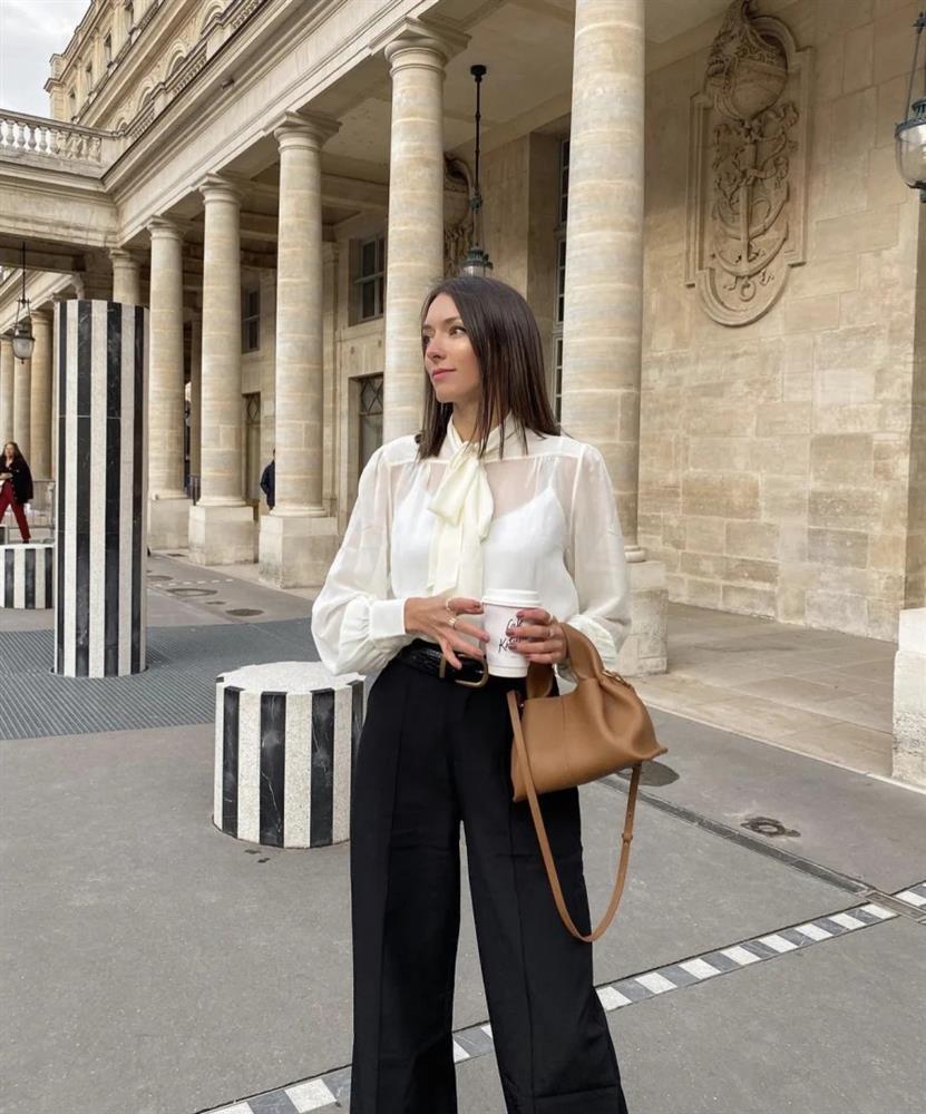 Áo blouse mỏng manh vẫn được ưa chuộng vào mùa thu đông-7