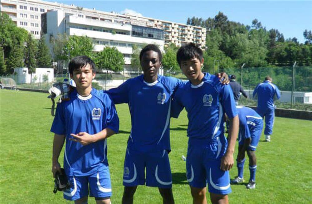 Thần đồng bóng đá Việt giải nghệ tuổi 27, chuyển bán quần áo-4