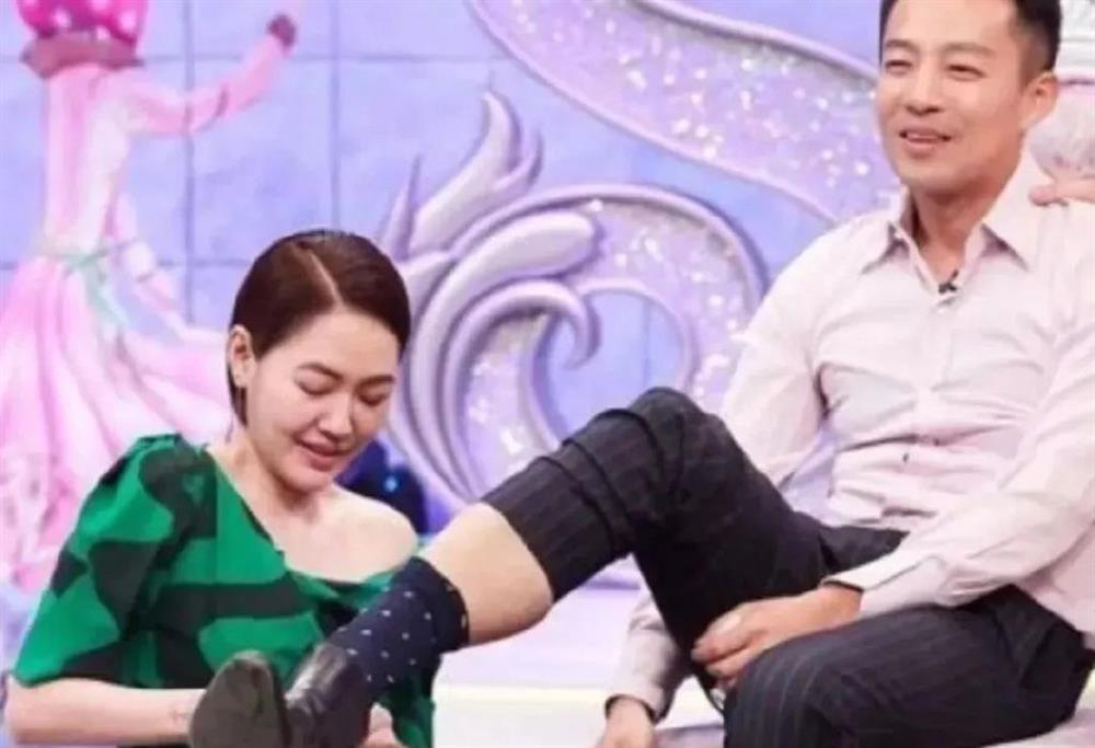 Em gái Từ Hy Viên bị phản ứng mạnh khi thân mật anh rể-9