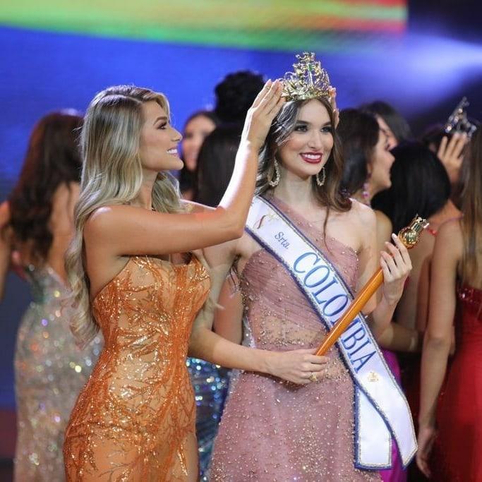 Miss Colombia 2022 đẹp thiện cảm nhưng vương miện mới khó cảm-17