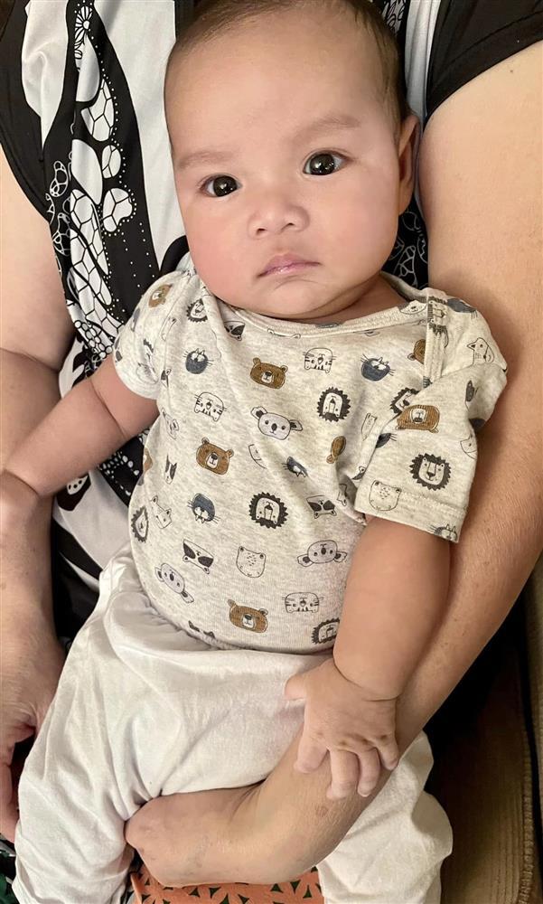 Tin showbiz Việt ngày 15/11: Lê Dương Bảo Lâm thích thú đôi môi quý tử-7